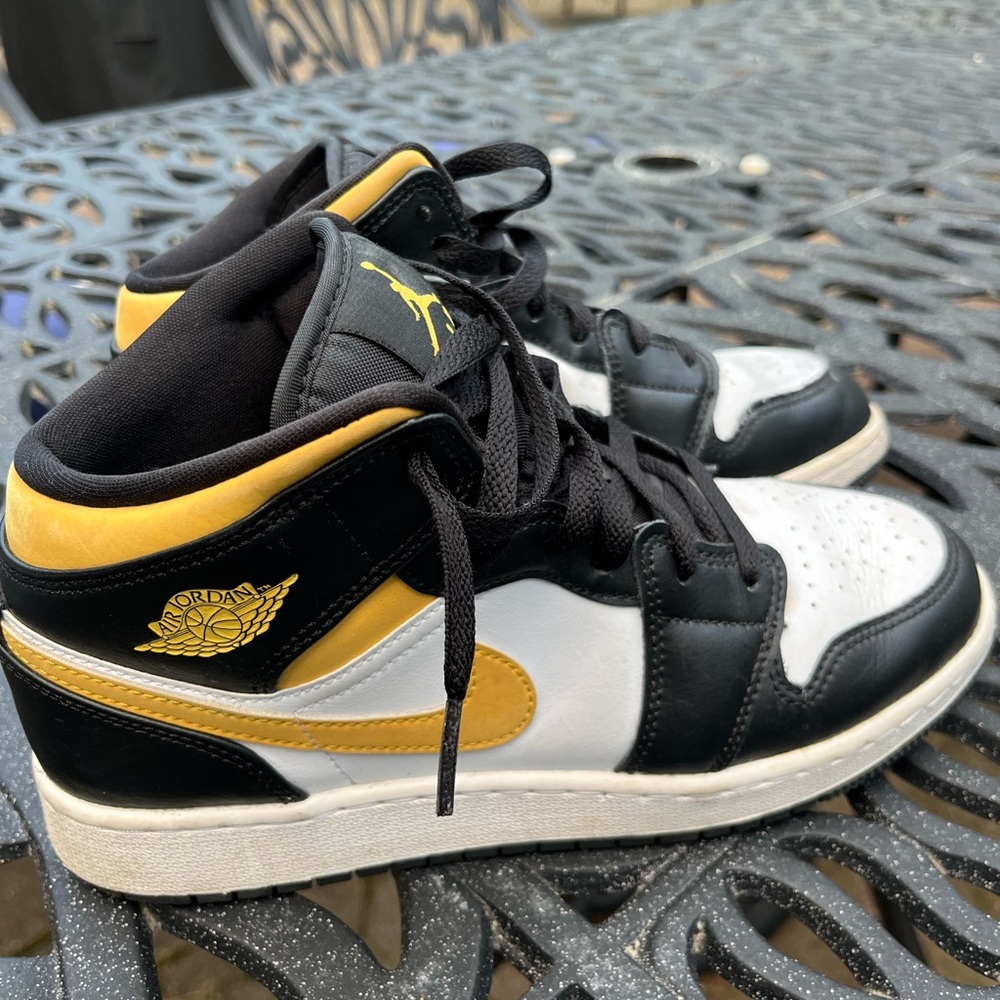 Nike air Jordan retro size 6